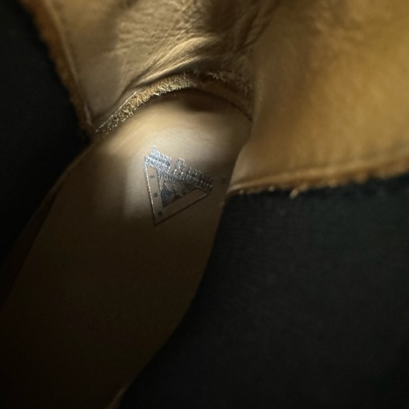 John Fluevog Piccolomini Platform Chelsea Boots - Picture 13 of 16